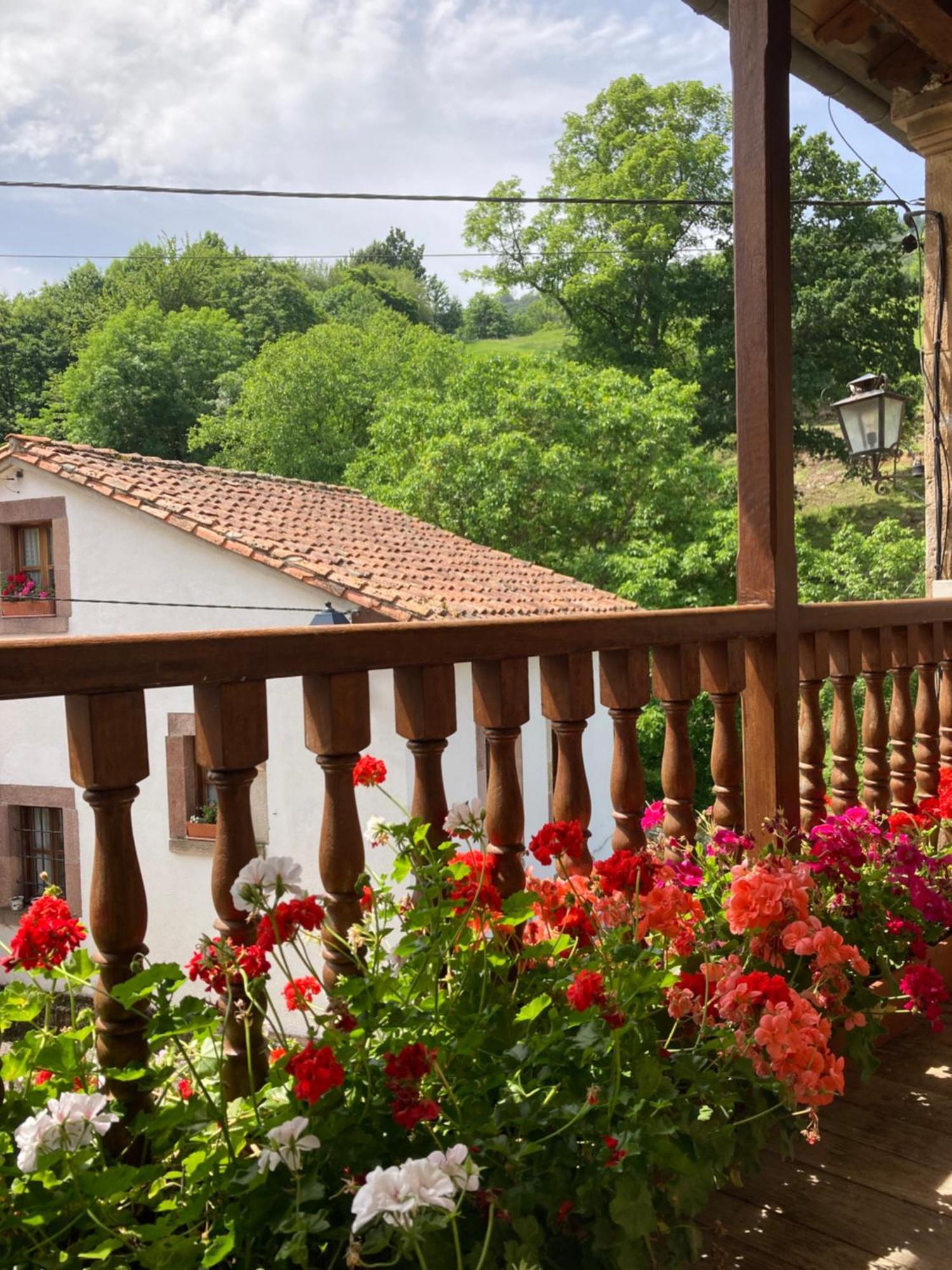 La Valuisilla, Hotel Rural Cicera Exterior photo